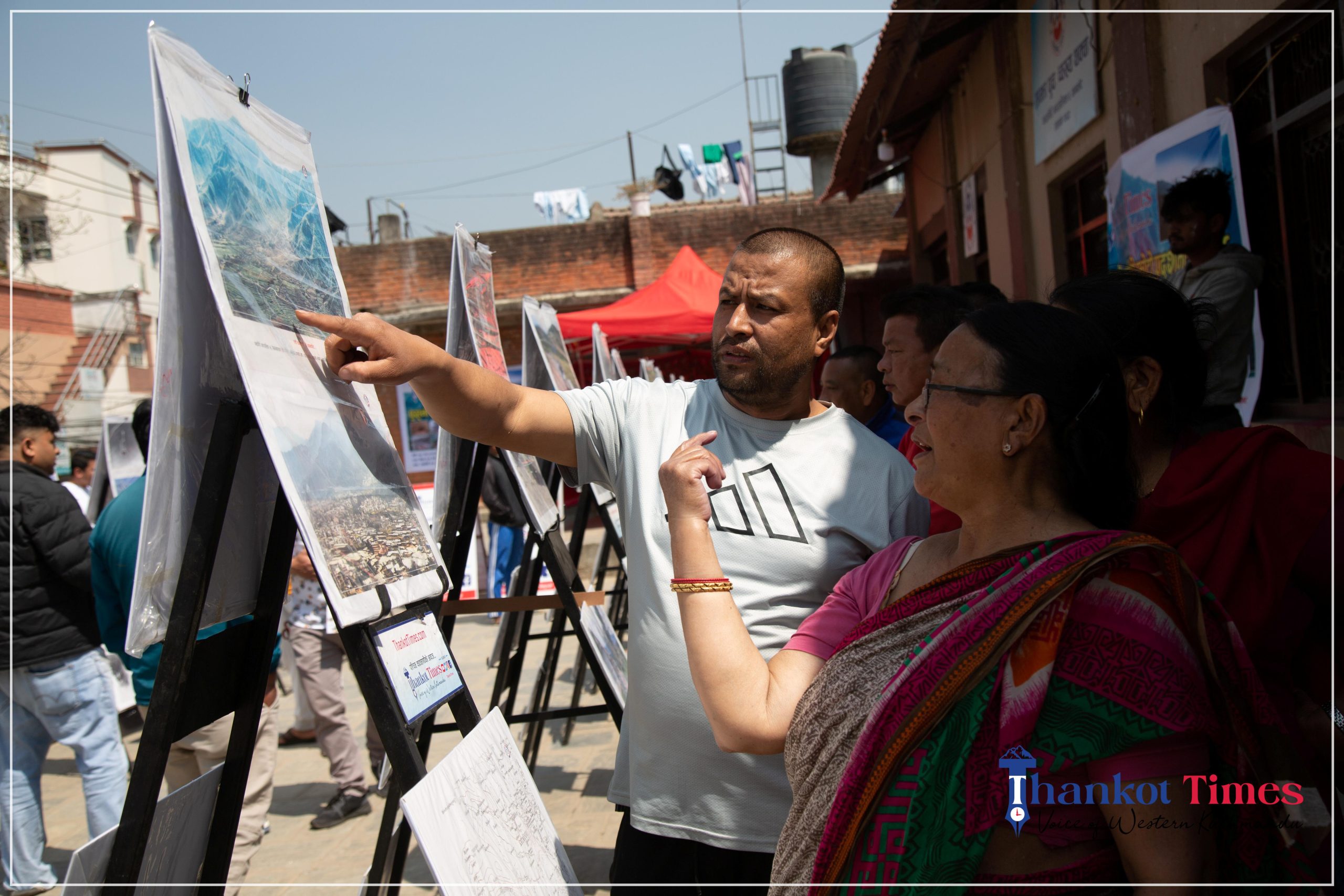 पुरानो चन्द्रागिरि हेर्न थानकोटमा चहलपहल (फोटो फिचर)