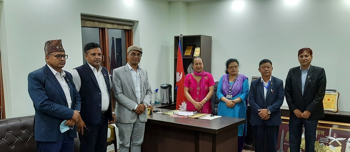 नगरप्रमुख घनश्याम गिरीले पदबाट राजीनामा दिए