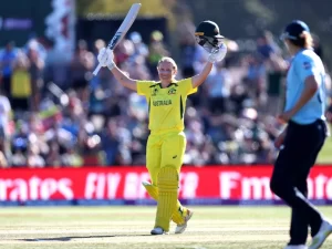 महिला विश्वकप क्रिकेट फाइनल, उपाधी जित्न इंग्ल्याण्डलाई अष्ट्रेलियाको विशाल चुनाैती