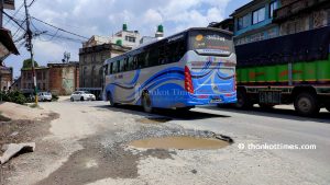 कलंकी-नागढुङ्गा सडक मर्मतको ठेक्का तोडियो