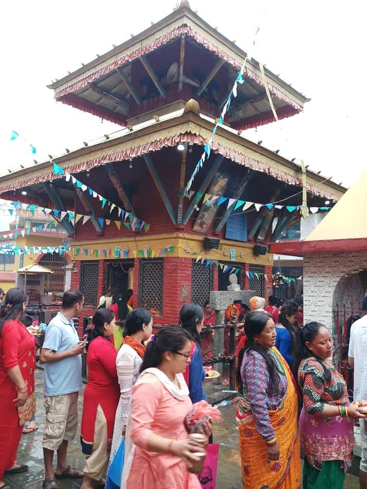 आज साउने साेमबार, शिवालयमा श्रद्धालुकाे घुइँचो