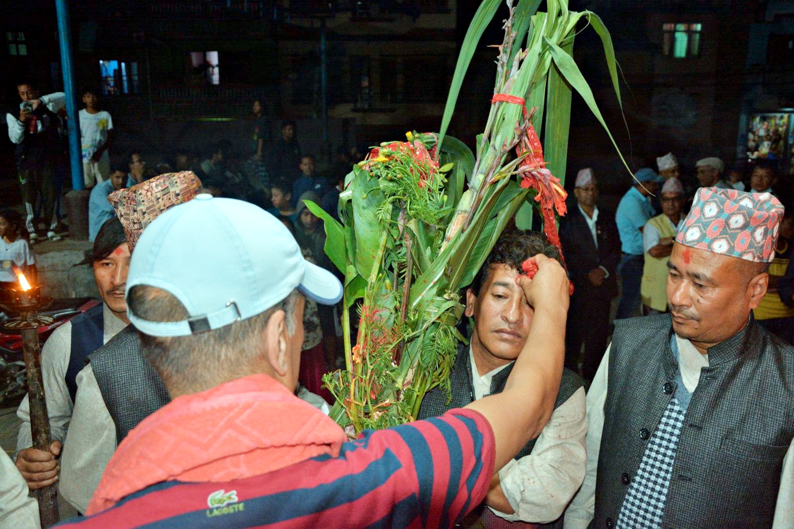 धुमधामका साथ भित्र्याइयो थानकोटमा फूलपाती (भिडियोसहित)