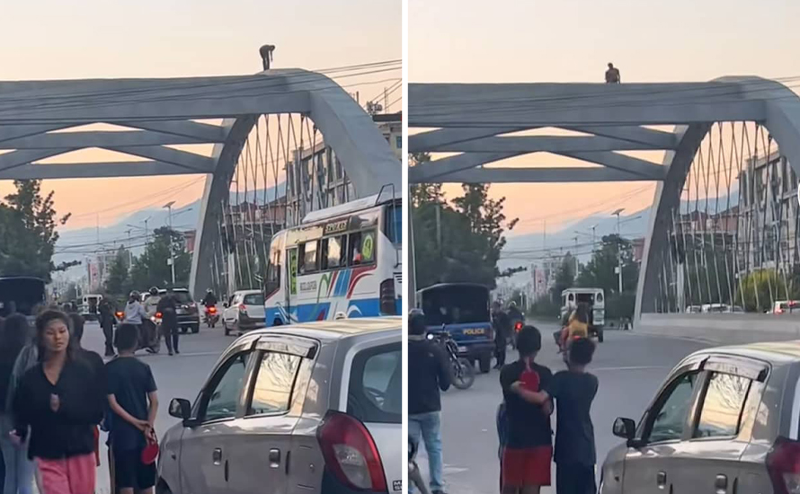 बिजुलीबजारस्थित आर्क ब्रिजको टुप्पोमा कृष्णबहादुर सुतेपछि…