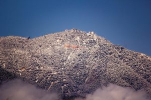 चन्द्रागिरि डाँडामा हल्का वर्षा, आज हिउँ पर्ने सम्भावना छ ? यस्तो छ माैसमविद्को भनाइ