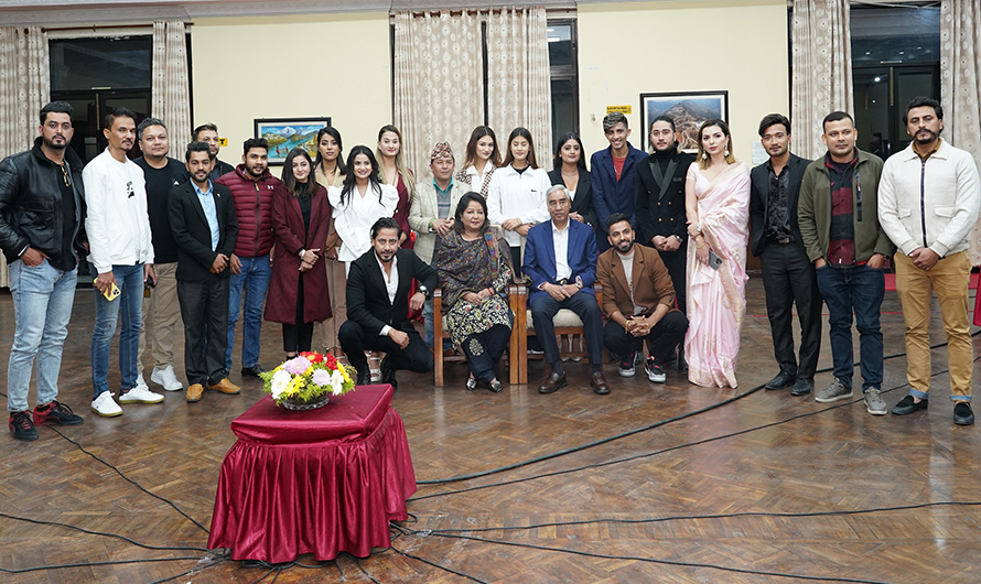 नयाँ पुस्ताका कलाकर्मीसँग प्रधानमन्त्री देउवाको अन्तर्क्रिया