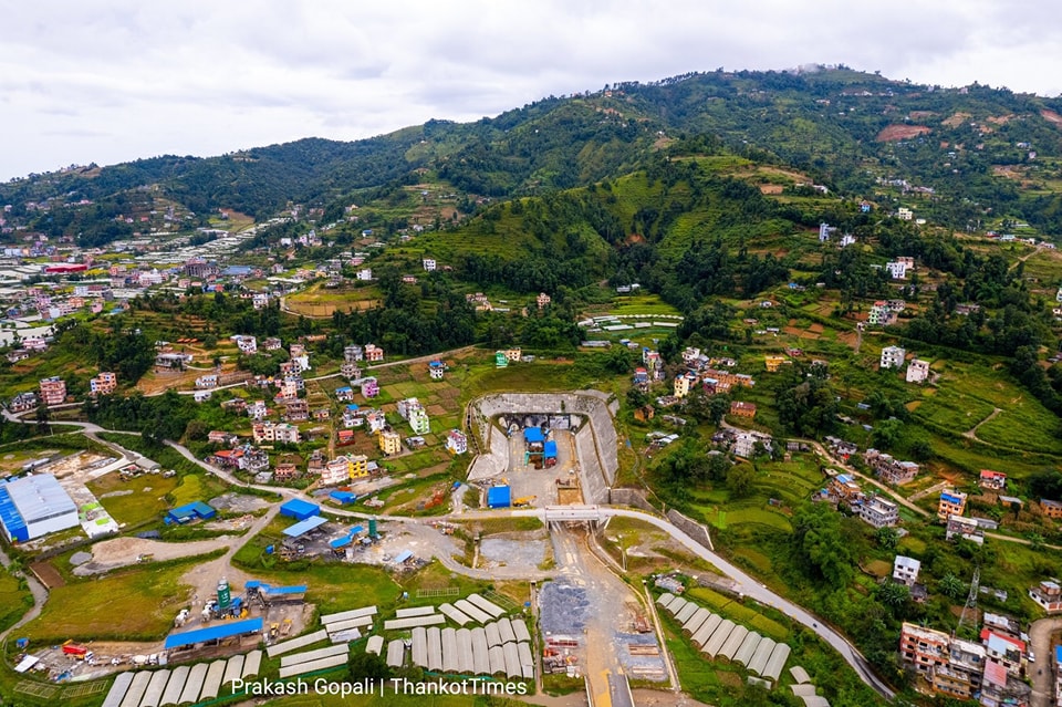 नागढुङ्गा सुरुङमार्ग: अवरोध छिचोल्दै दुई महिनाभित्र ‘ब्रेक थ्रु’को तयारी