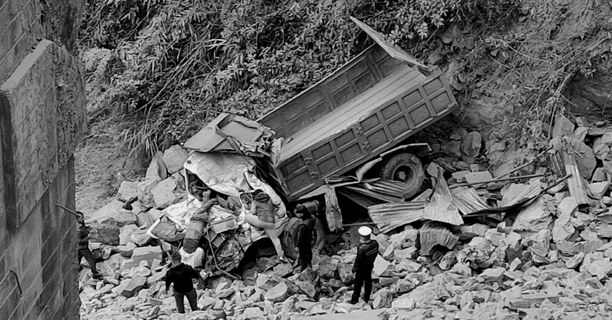 मुग्लिन नजिकै ट्रक पुलमुनि खस्दा चालक सन्तबहादुरको मृत्यु (भिडियो)