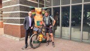 चन्द्रागिरि हुँदै साइकल चढेर ९ दिनमा काठमाडौंबाट ढाका पुगे जर्मन राजदूत