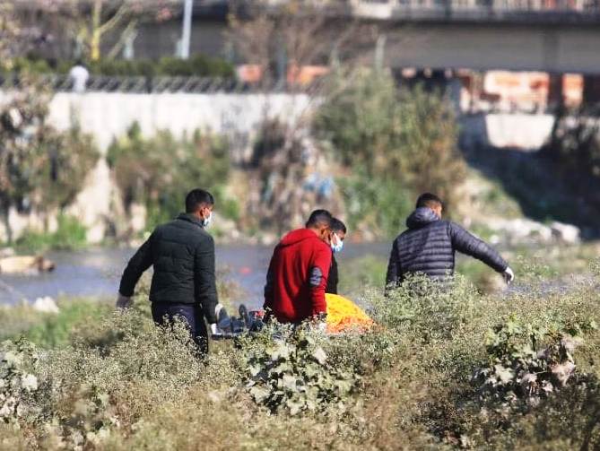 बल्खु तरकारी बजारनजिक एक पुरुष झुन्डिरहेको अवस्थामा फेला