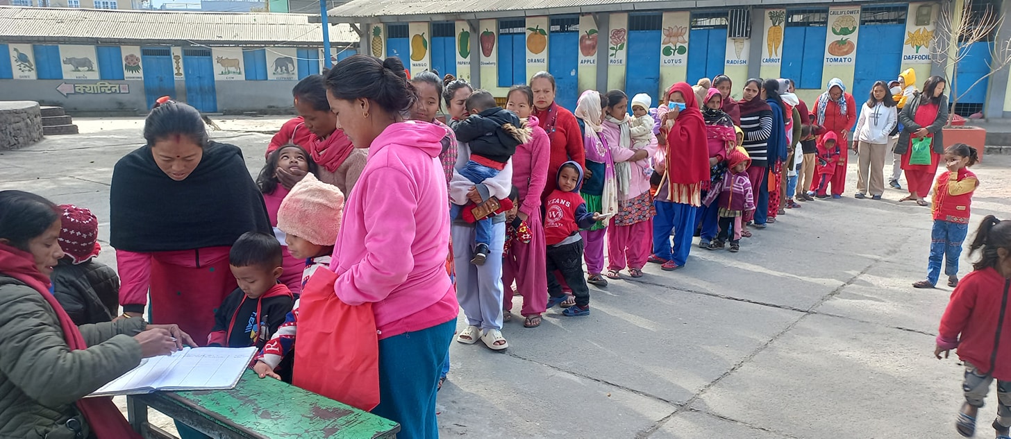 श्रीपञ्चमीका अवसरमा मंगलोदय माविको बाल विकास कक्षामा नाम दर्ता गर्न भीड