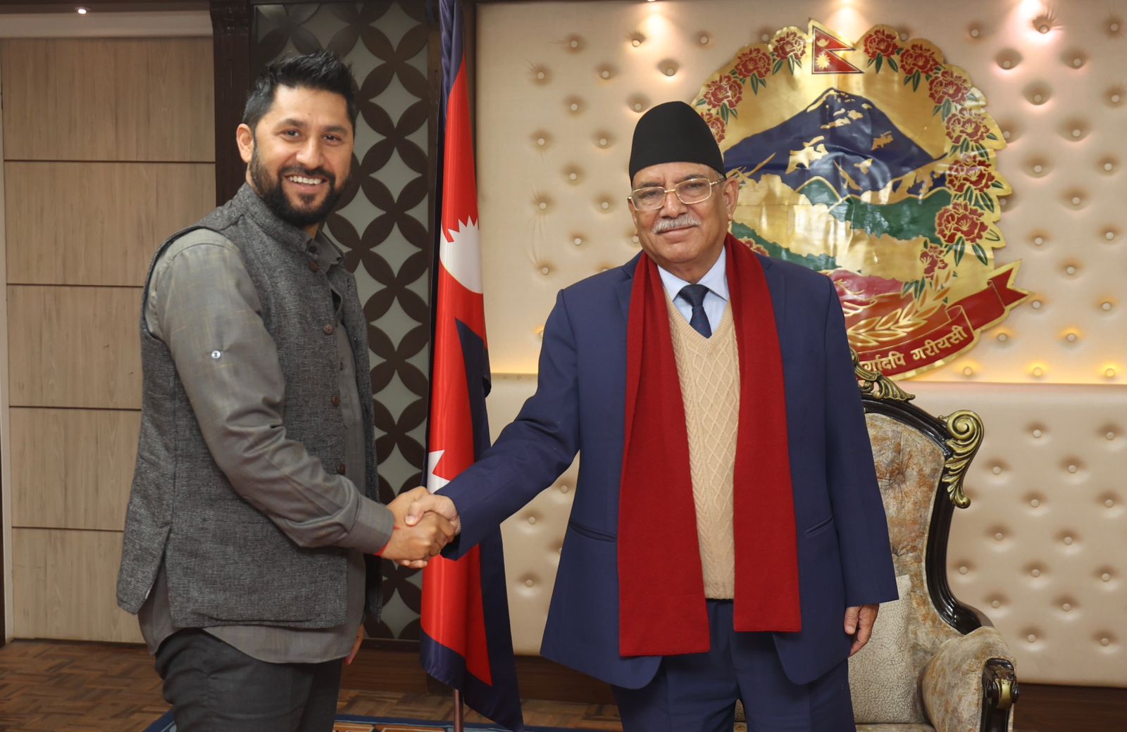 प्रधानमन्त्रीलाई भेट्न रवि लामिछाने बालुवाटारमा