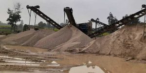 मापदण्ड पुरा गर्नका लागि आगामी असार मसान्तसम्म क्रसर खोल्न दिने सरकारको निर्णय