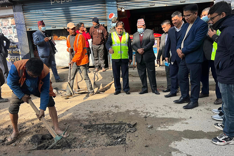 सडक अनुगमनका लागि उपप्रधानमन्त्री श्रेष्ठ सितापाइलामा