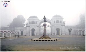 .. अनि चन्द्रागिरिमा राख्न बनाइएको पृथ्वीनारायण शाहको सालिक सिंहदरबार अगाडि राखियो…