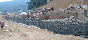 नागढुङ्गा-मुग्लिन सडक विस्तारमा विद्युत प्राधिकरण र आयोजनाबिच कुरा नमिल्दा समस्या