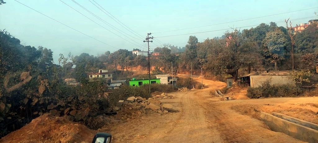 नागढुङ्गा-नौबिसे सडकखण्ड विस्तारः उपत्यका आउने साना गाडीलाई धार्के-सितापाइलाको विकल्प