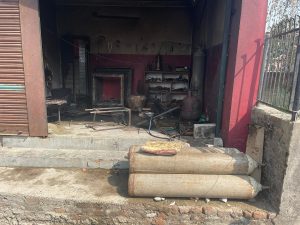 लुभूमा अक्सिजनको सिलिन्डर विष्पोट, घाइते पाँच जनाको भेन्टिलेटरमा राखेर उपचार हुँदै