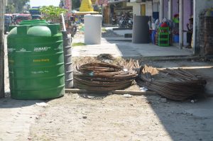 नगरपालिकाद्वारा सडक पेटीमा राखिएका सामान जफत