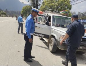 कीर्तिपुरमा अवस्था ठिक नभएका सवारी चलाउने २६ जना चालक ट्राफिक प्रहरीको कारबाहीमा