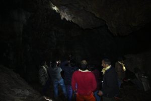 नाेहक गुफामा बस्याे बेनिघाट राेराङ गाउँपालिकाकाे बैठक