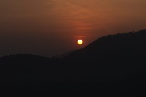 नयाँ वर्षको पहिलो दिन आज केही स्थानहरूमा हावाहुरीसहित वर्षाको सम्भावना