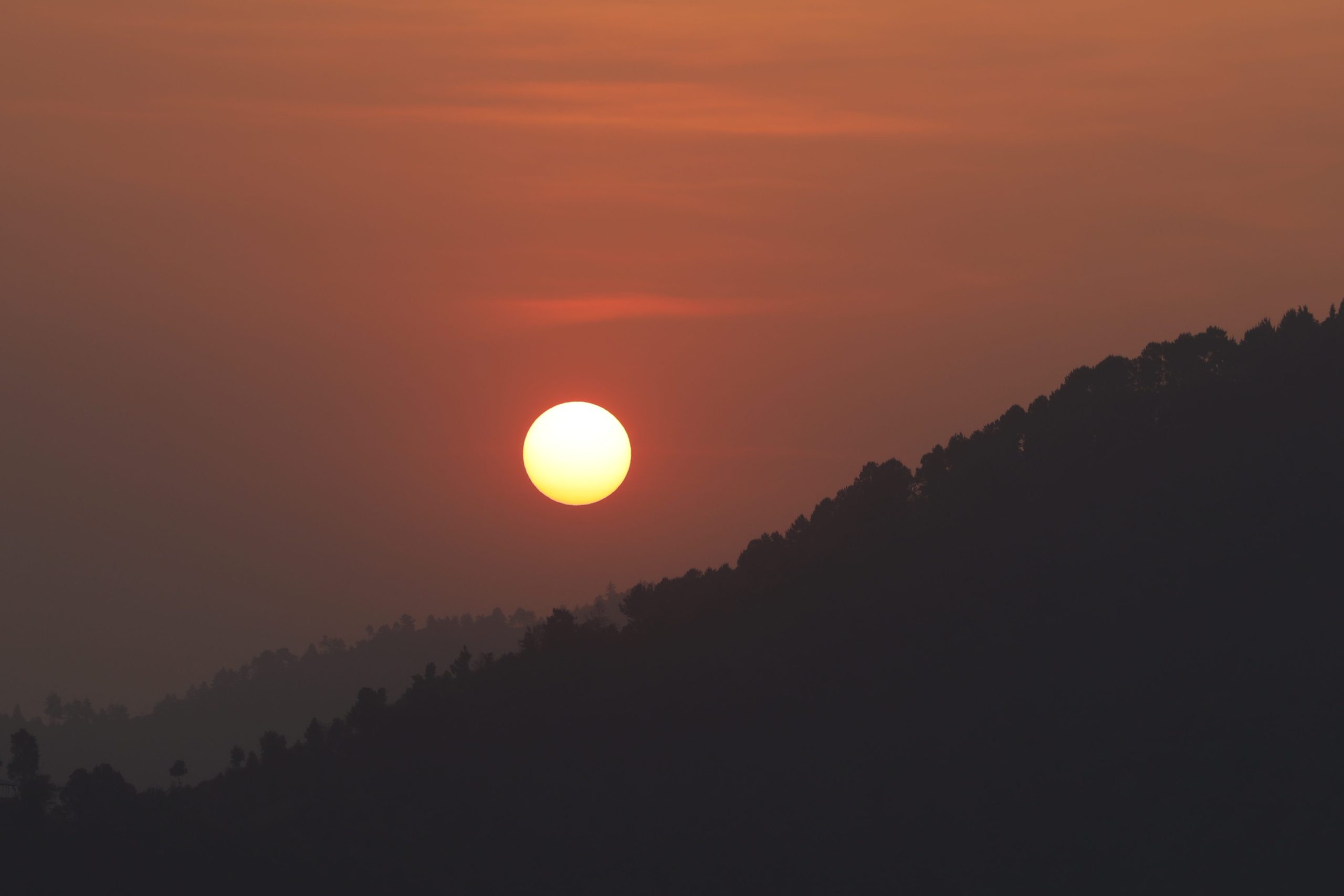 आजदेखि वि.सं. २०८० साल सुरु, शुभकामना आदानप्रदान गरी नयाँ वर्ष मनाइँदै