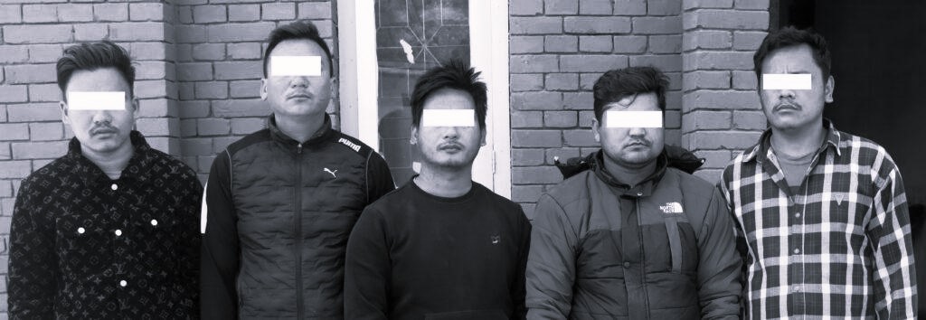 थानकोट क्षेत्रमा सस्तो दरमा डलर साट्ने प्रलोभन देखाउँदै ठगी गर्ने ५ जना समातिए