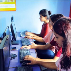 एसइइका विद्यार्थीलाई सहुलियत दरमा कम्प्युटर सिप तालिम सिकाउँदै चन्द्रागिरि एजुकेशन हब