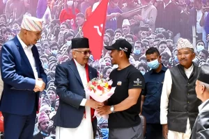 नेकपा एमालेद्वारा कीर्तिमानी सगरमाथा आरोही बुढा मगरलाई सम्मान