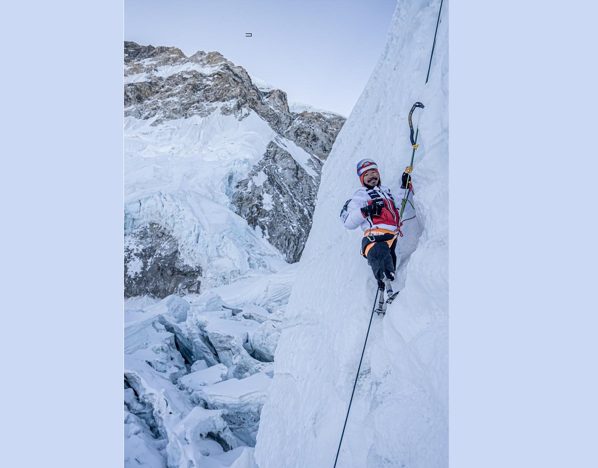 दुवै खुट्टा गुमाएका बुढामगरले गरे सगरमाथाको आरोहण
