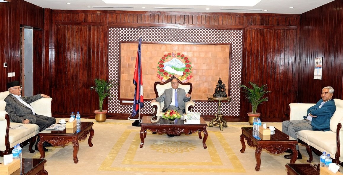 बालुवाटारमा प्रधानमन्त्री दाहालसँग पूर्व प्रधानमन्त्रीद्वय ओली र देउवाको भेटवार्ता