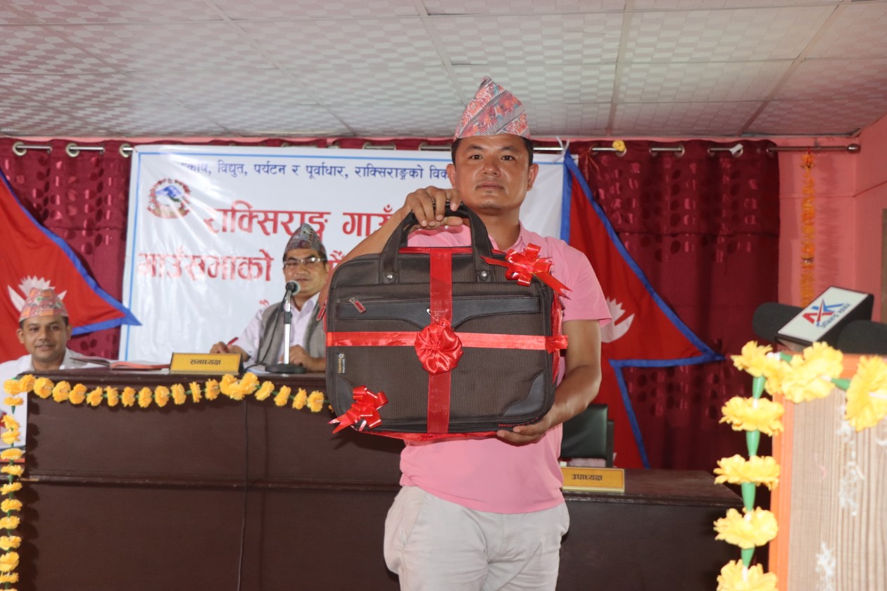 बसाइँ सरेर आउनेलाई पालिकाले घर उपहार दिने