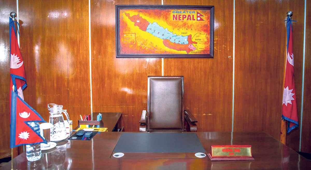 मेयर बालेनको कार्यकक्षमा ‘ग्रेटर नेपाल’ को नक्सा
