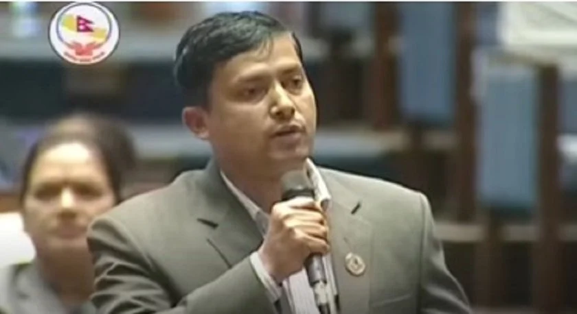 सांसद् महेश बर्ताैलाको आक्रोस, थानकोट-चित्लाङ सडकलाई छुट्याइएको २ करोड अन्यत्रै लैजानुस्