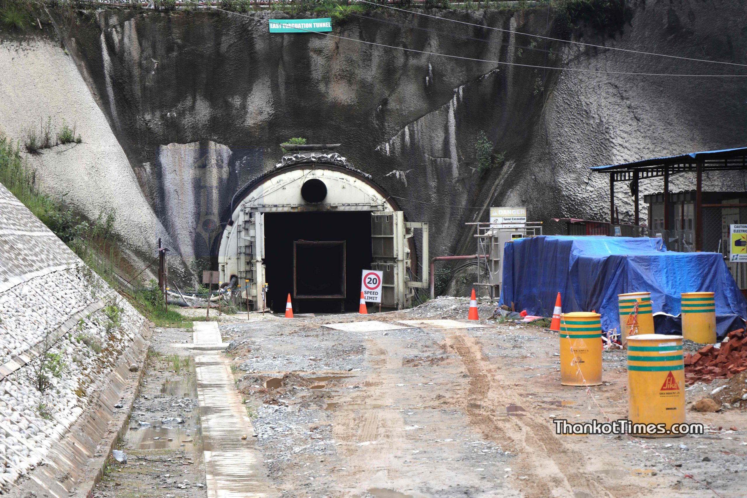 नागढुङ्गा-सिस्नेखोला सुरुङमार्ग छिचोल्न ८ मिटर मात्र बाँकी