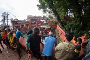 मत्स्यनारायणको दर्शन गर्न बिहान २ बजेबाट नै लाम, बाहिरबाटै मन्दिर दर्शन गर्नेको संख्या अधिक