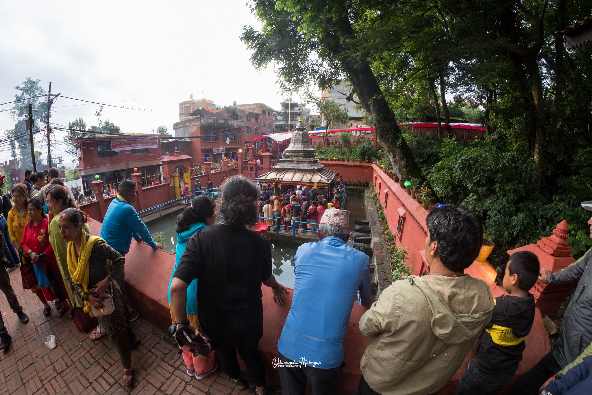 मत्स्यनारायणको दर्शन गर्न बिहान २ बजेबाट नै लाम, बाहिरबाटै मन्दिर दर्शन गर्नेको संख्या अधिक