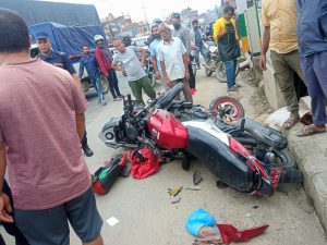 सतुगंलमा माेटरसाइकल र स्कुटर ठाेकिँदा २ जना घाइते, अवस्था खतरामुक्त