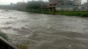 सामाखुसीमा चिप्लिएर नालीमा खसेका बालक बगे, खोजी कार्य जारी