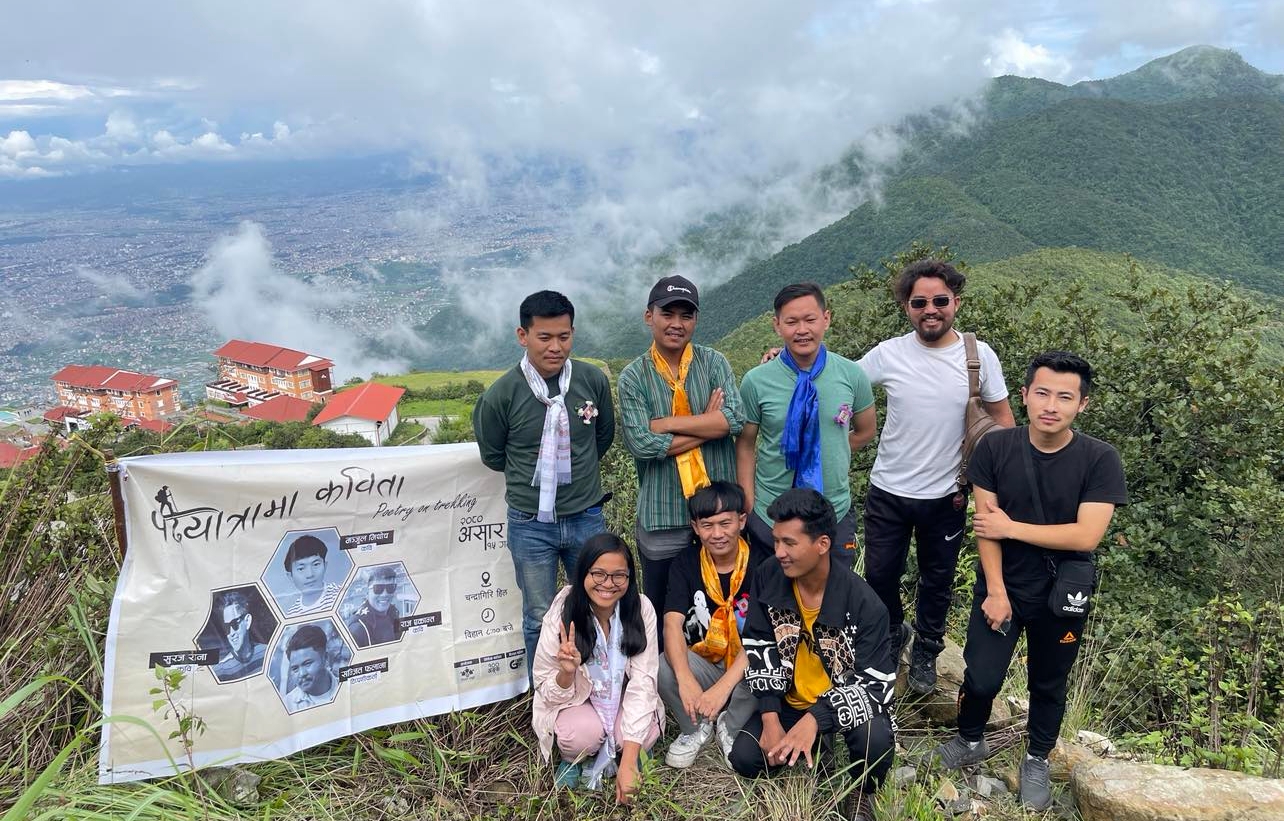 चन्द्रागिरिमा सम्भव समुहकाे आयाेजनामा ‘पदयात्रामा कविता’ सम्पन्न