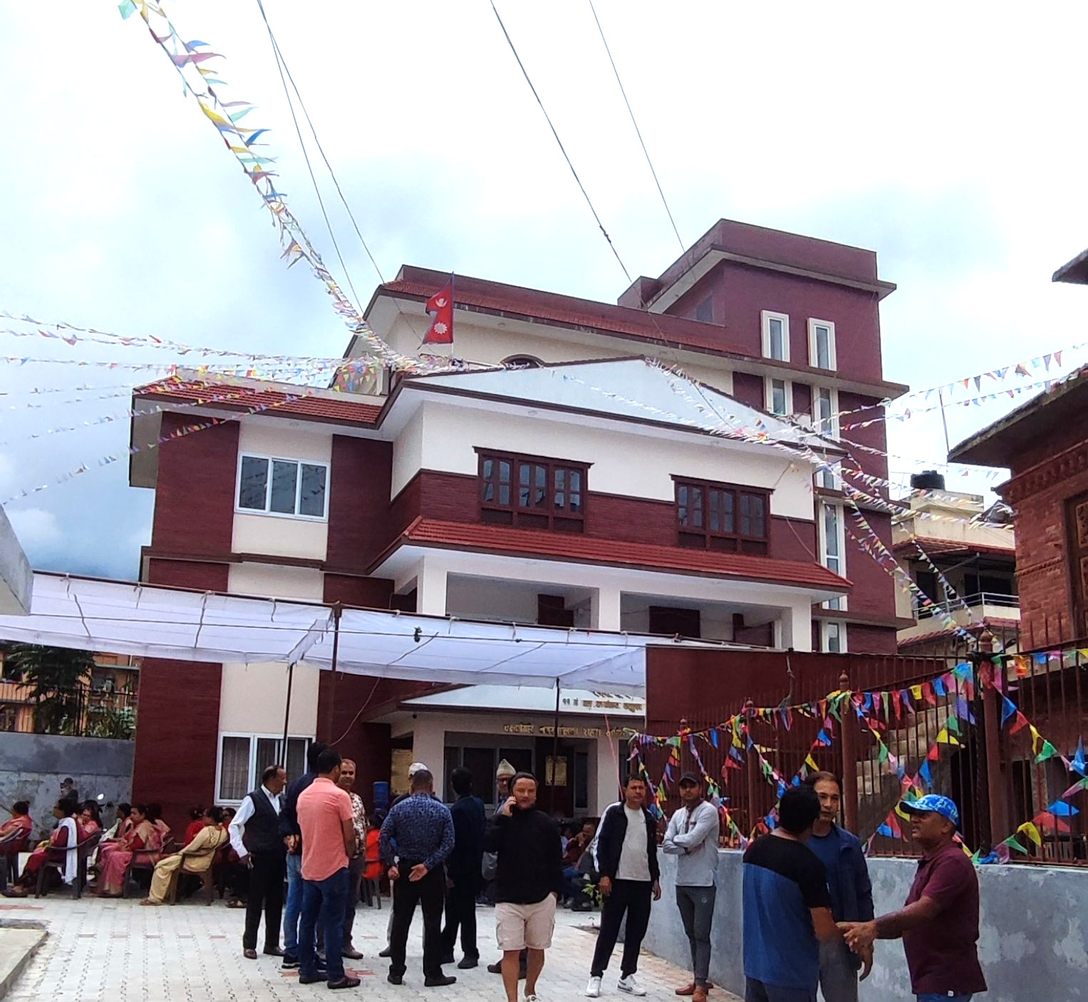 चन्द्रागिरि नगरपालिका वडा नंं ११ सतुङ्गलबाट पनि राष्ट्रिय परिचय पत्र वितरण हुँदै