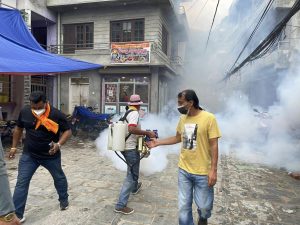 डेंगु नियन्त्रणका लागि मत्स्यनारायणमा ट्रिपर तथा ट्रक व्यवसायी समितिले गर्यो ‘एयर स्प्रे’ (फोटो फिचर)