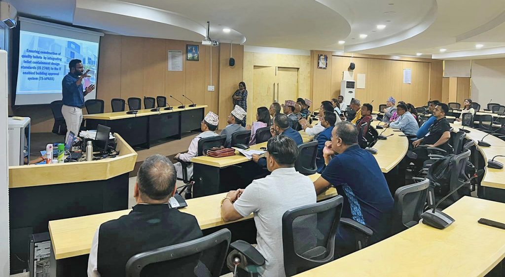 चन्द्रागिरिका मेयरसहित नेपालका १५ मेयर र ८ उपमेयर हैदरावादमा ढल व्यवस्थापन पढ्दै