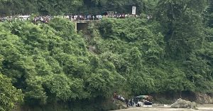 त्रिशुलीमा यात्रुबस खस्दा ८ जनाको मृत्यु भएको पुष्टि, उद्दार कार्य जारी