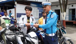 थानकोट क्षेत्रबाट चोरी भएका सवारी साधन सम्बन्धित धनीलाई हस्तान्तरण