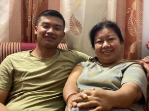 मातातीर्थमा दंग छन ३४ बलमा शतक प्रहार गर्ने क्रिकेटर कुशल मल्लका परिवार