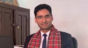 प्रधानमन्त्रीको परराष्ट्र सल्लाहकारमा सिन्धुपाल्चोकका डा. रूपक सापकोटा नियुक्त