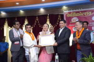 थाहा नगरका पत्रकार शम्भु अधिकारीलाई रामचन्द्र खड्का स्मृति सिर्जनशील पत्रकारिता पुरस्कार