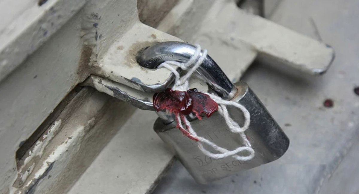 सतुंगलमा रहेको एक गोदाममा वाणिज्य विभागको छापा