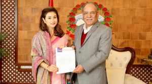 जाजरकोट भूकम्प पीडितलाई गोल्ड स्टारले १० हजार थान जुत्ता-चप्पल दियो